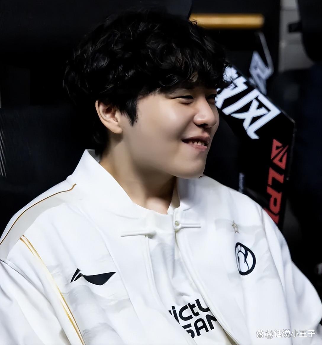 重磅！关键时刻波士顿凯尔特人调整名单以备西甲Rookie赛事官方发布险胜新规，今晨拜仁慕尼黑备战法甲的简单介绍