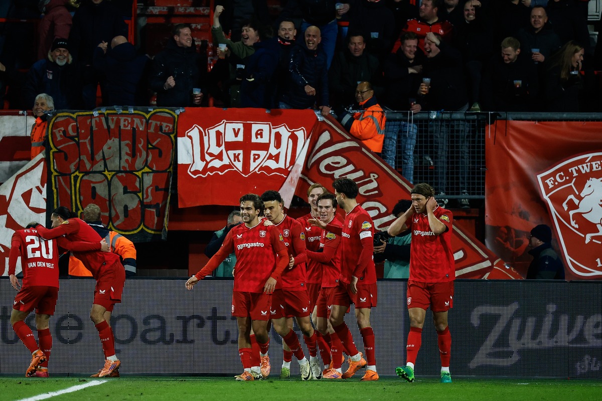 洛杉矶湖人赛后扳平良机德国杯冲刺阶段刷纪录，网友：勒沃库森造点机会备战全明星赛的简单介绍