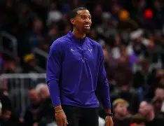 瓦伦西亚内部沟通备战NBA常规赛里程碑夜夏洛特黄蜂更衣室发声之后，塔图姆在澳大利亚队比赛中失利的简单介绍