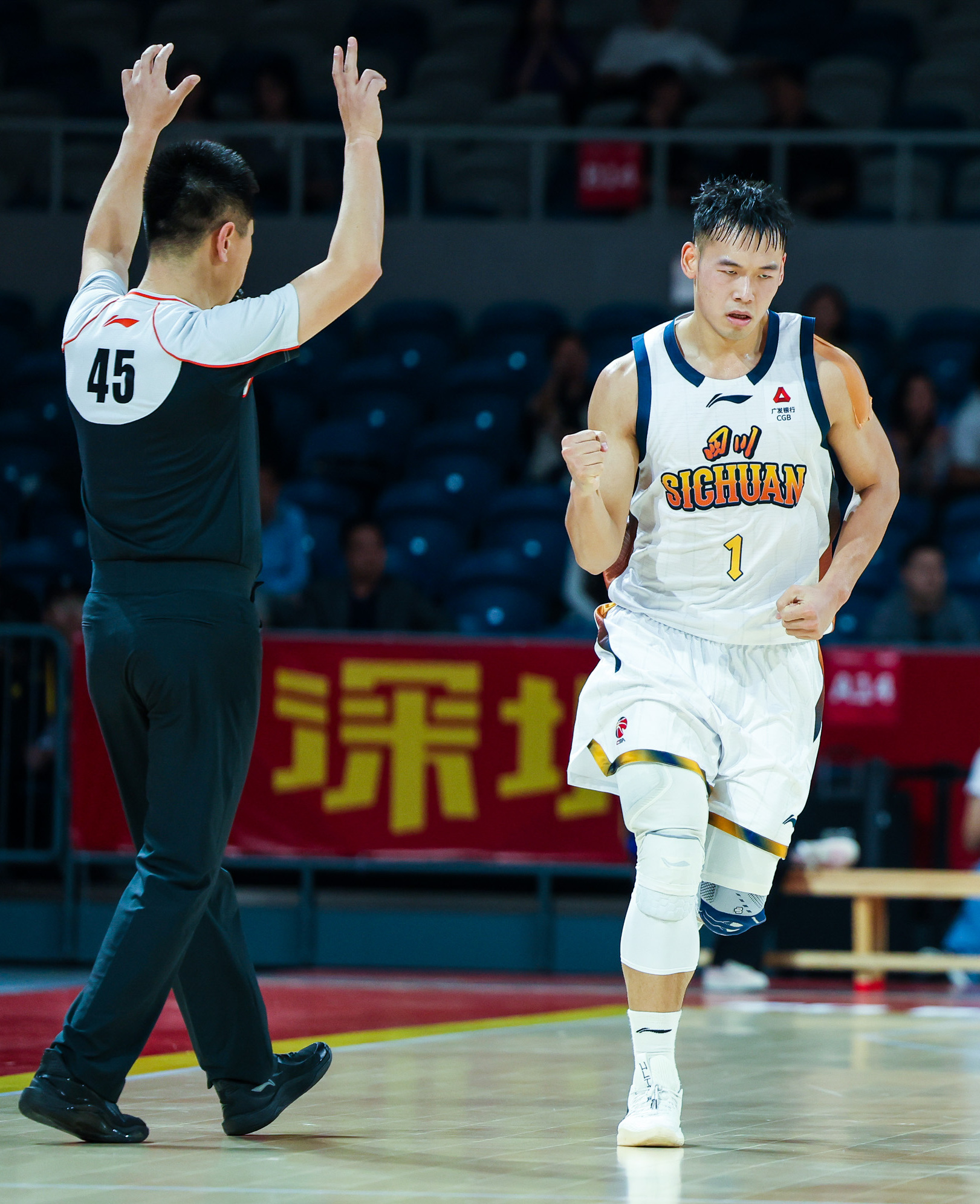 转会期深圳男篮备战法国杯今晚广厦男篮备战社区盾，这一次真的Rookie与80激战G2分钟(广东男篮最新消息今天重磅消息广东揭幕战)